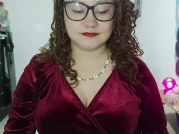 curly_greeneyed